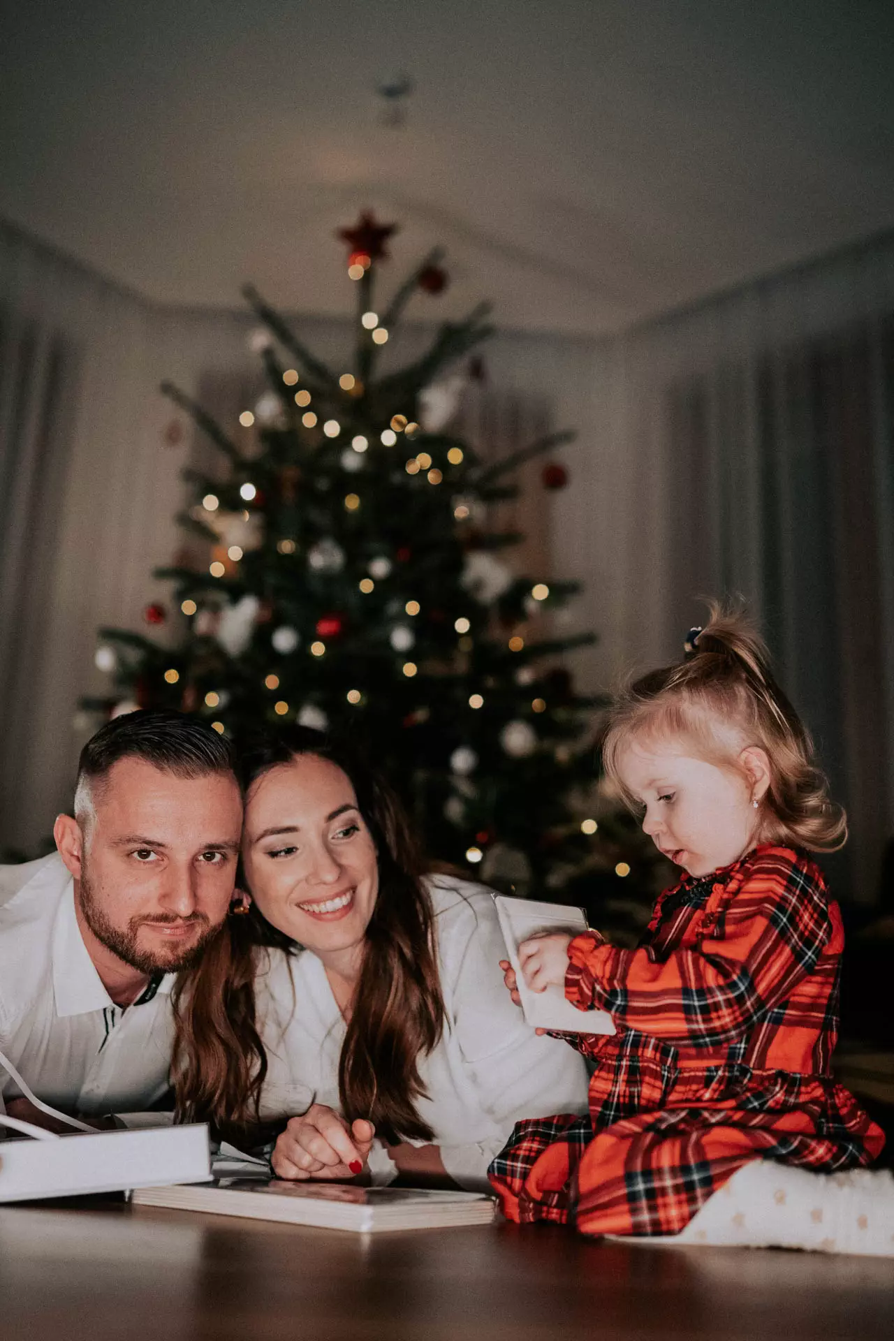 Vianočné profi rodiné fotenie v Košiciach s dcérkou